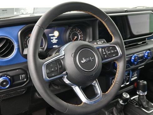 Used 2024 Jeep Wrangler Sahara image 10