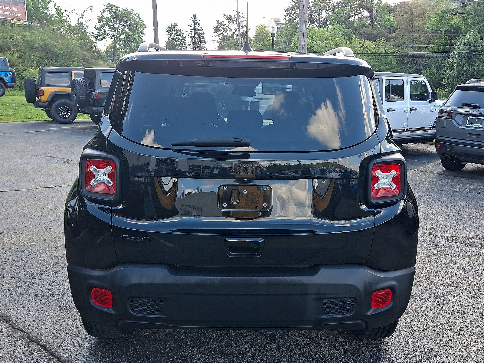 Certified 2023 Jeep Renegade Latitude AWD/4WD image 5