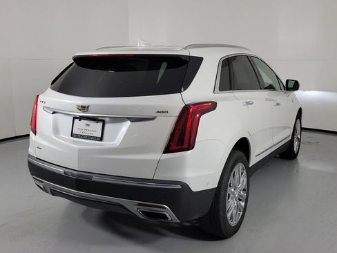 Used 2022 Cadillac XT5 Premium Luxury w/ Platinum Package AWD/4WD image 3