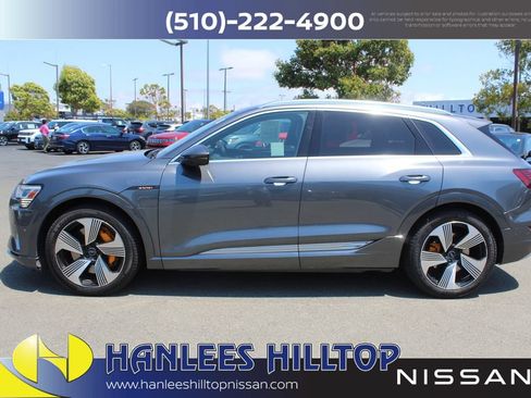 Used 2019 Audi e-tron Prestige w/ Prestige Package AWD/4WD image 2
