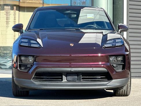 Certified 2025 Porsche Macan 4 Electric image 11