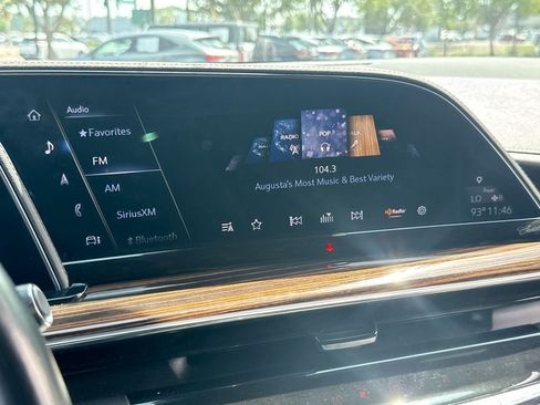 Used 2022 Cadillac Escalade ESV Premium Luxury AWD/4WD image 25