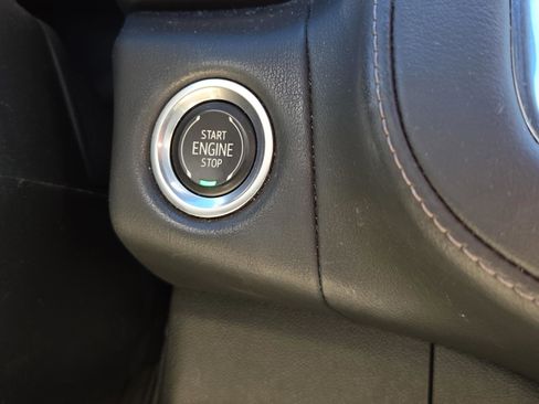 Used 2023 Chevrolet Traverse LT image 25