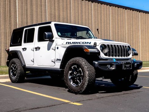 Used 2024 Jeep Wrangler Unlimited Rubicon 4xe AWD/4WD image 2