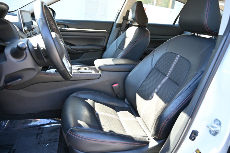Used 2025 Nissan Altima 2.5 SR FWD image 13