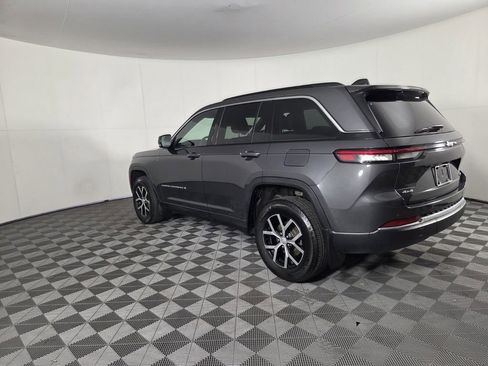 Certified 2025 Jeep Grand Cherokee Limited w/ MOPAR Finishing Package image 9