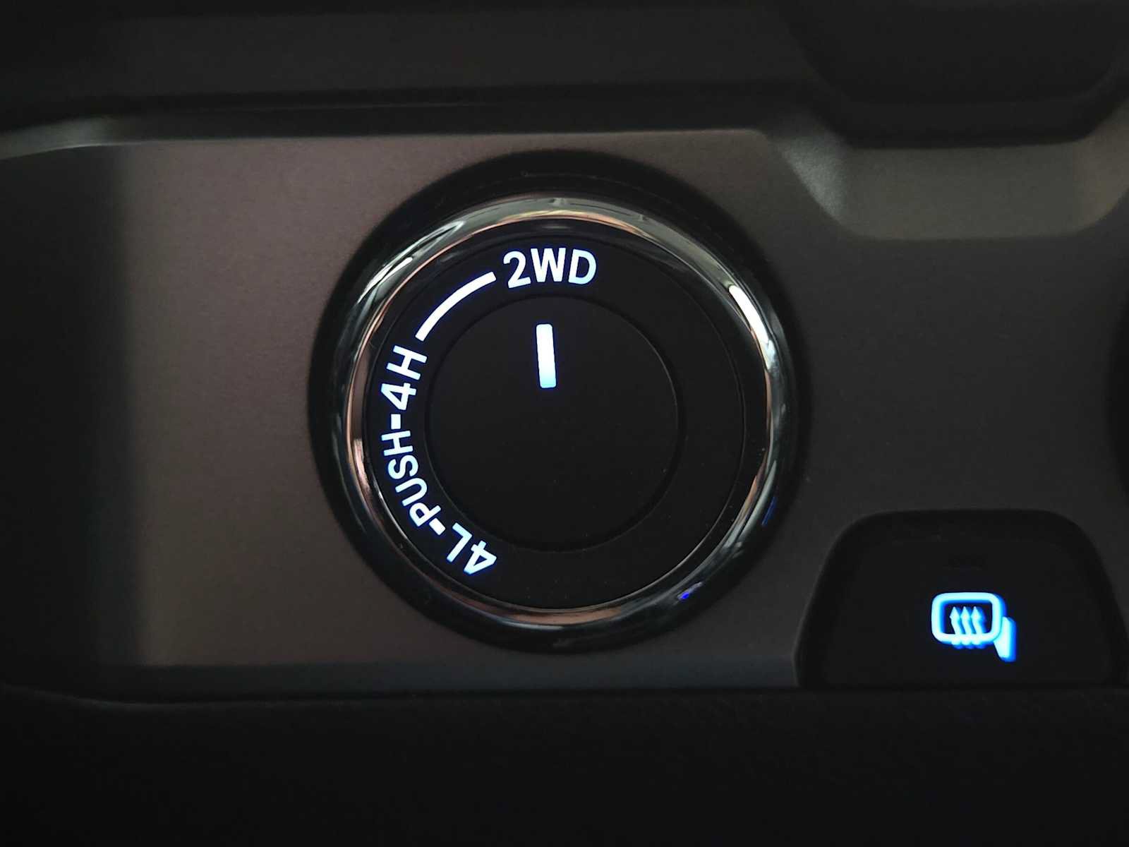 Used 2022 Toyota Tacoma SR5 AWD/4WD image 32