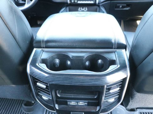 Used 2024 RAM 2500 Laramie w/ Sport Appearance Package image 33