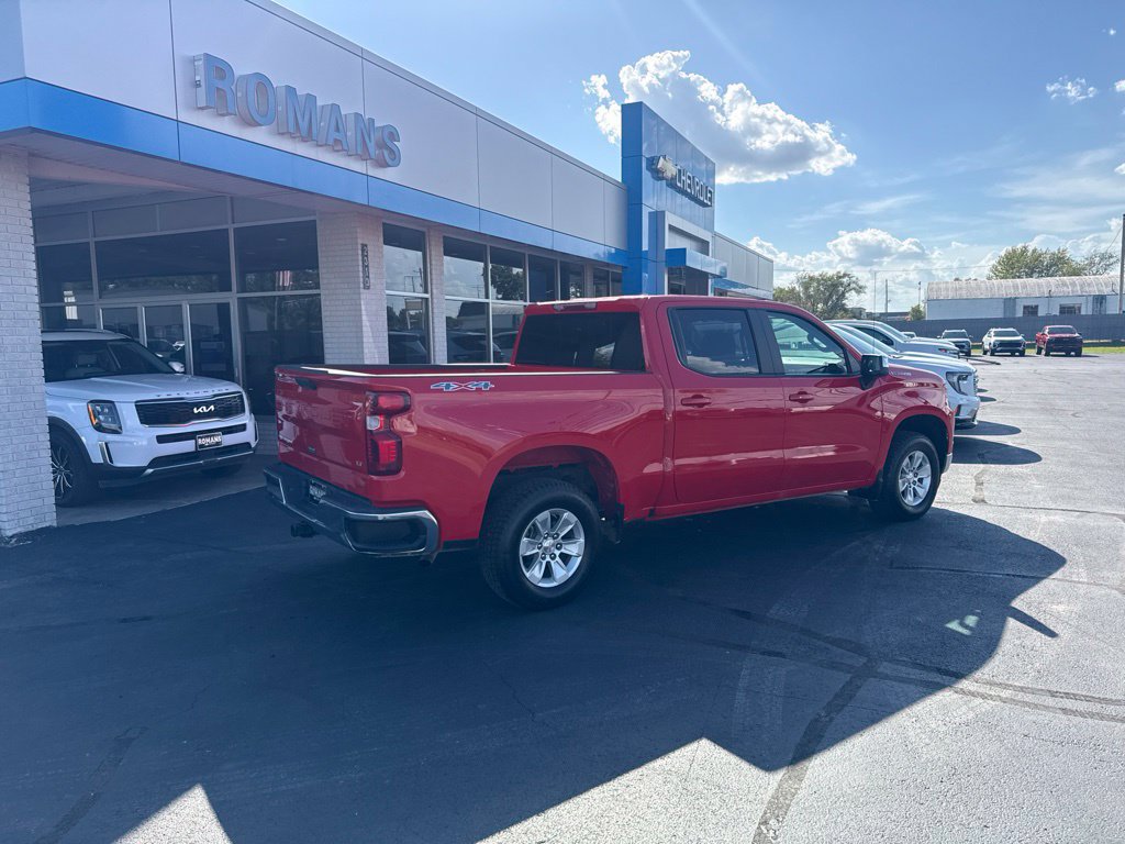 Used 2025 Chevrolet Silverado 1500 LT AWD/4WD image 4