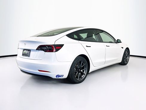 Used 2021 Tesla Model 3 Standard Range Plus image 9