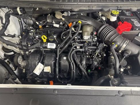 Certified 2021 Ford Edge SE image 9