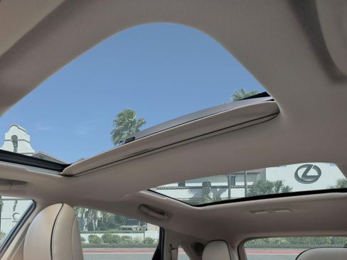 Used 2015 Toyota Venza XLE w/ XLE Premium Package AWD/4WD image 23