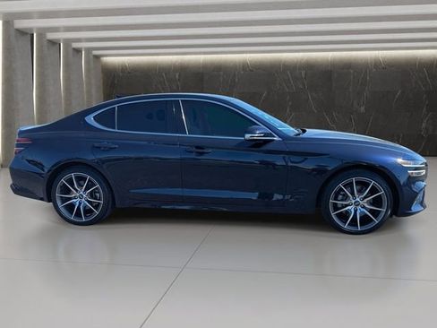 Used 2023 Genesis G70 2.0T image 7
