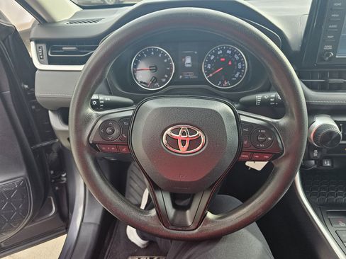 Used 2019 Toyota RAV4 LE image 18