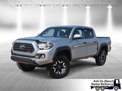 Used 2019 Toyota Tacoma TRD Off-Road AWD/4WD image 1