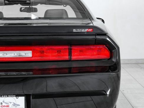 Used 2009 Dodge Challenger SRT8 image 38