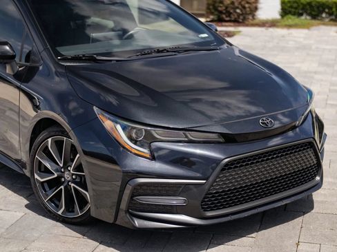 Used 2021 Toyota Corolla SE FWD image 2