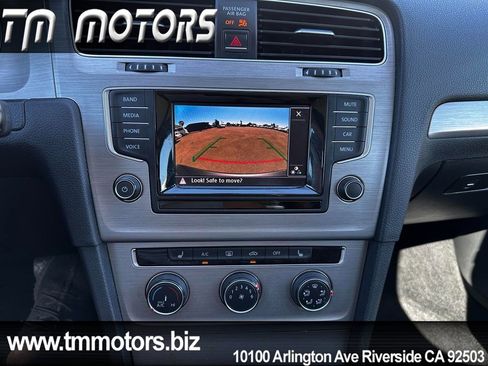 Used 2015 Volkswagen Golf SE image 9