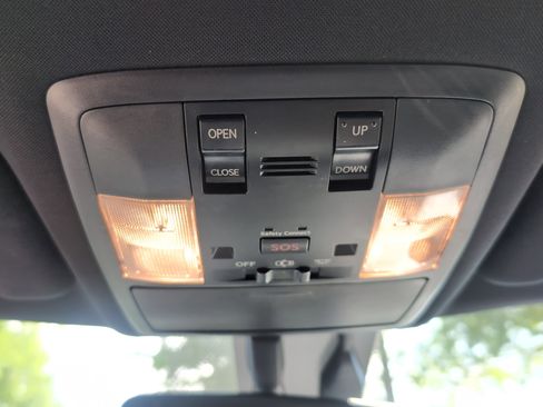 Used 2015 Lexus CT 200h w/ Navigation Package FWD image 36