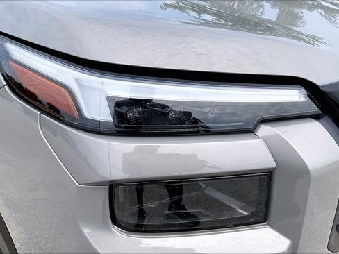 Used 2026 Subaru Outback Touring AWD/4WD image 30