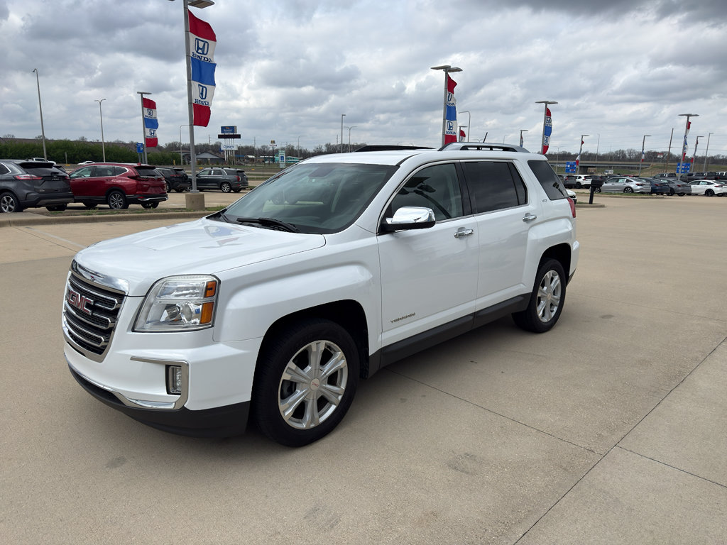 Used 2017 GMC Terrain SLT FWD image 1