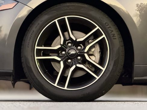 Used 2019 Ford Mustang Premium image 17