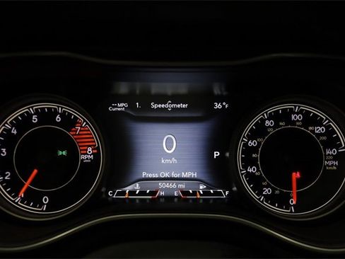 Used 2021 Jeep Cherokee Latitude Lux w/ Comfort/Convenience Group image 8