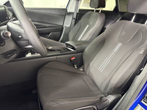 Used 2023 Hyundai Elantra SEL w/ Preferred Accessory Package image 11