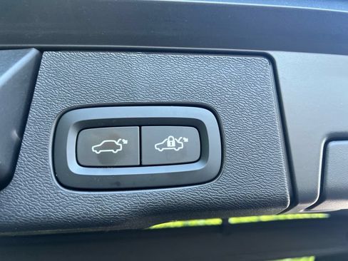 Certified 2023 Volvo XC60 B5 Ultimate AWD/4WD image 28