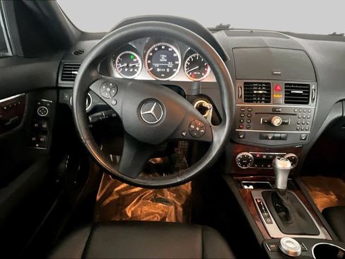 Used 2011 Mercedes-Benz C 300 4MATIC Sedan image 6