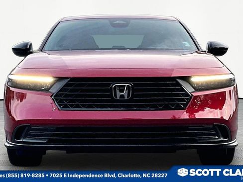 Used 2025 Honda Accord Sport image 2