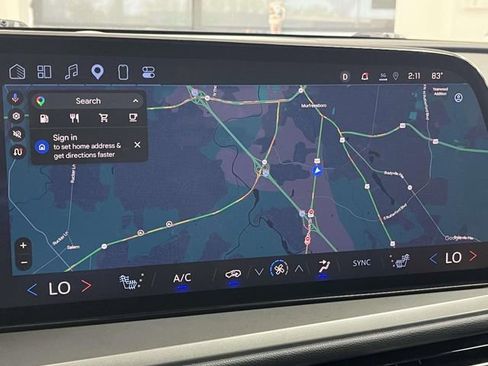 Used 2025 Chevrolet Traverse LT image 30