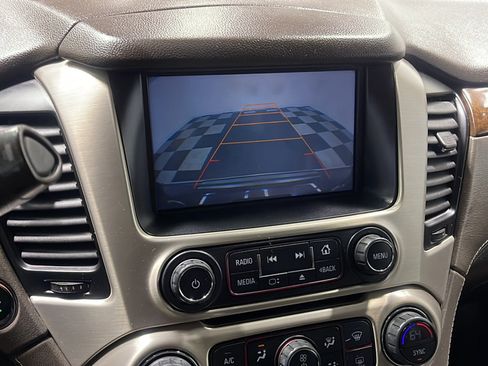 Used 2015 GMC Yukon Denali w/ Premium Package AWD/4WD image 9