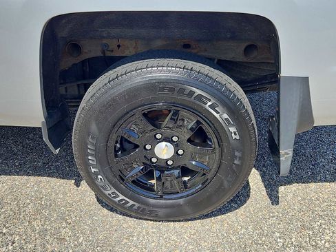 Used 2018 Chevrolet Silverado 1500 LT w/ All Star Edition AWD/4WD image 8