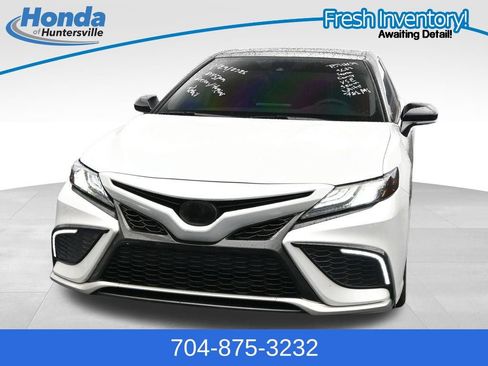 Used 2023 Toyota Camry XSE FWD image 3