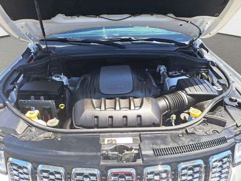 Used 2017 Jeep Grand Cherokee Overland AWD/4WD image 30