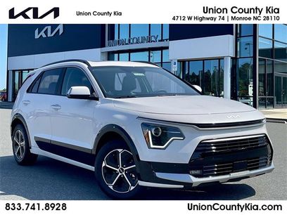 New 2025 Kia Niro SX
