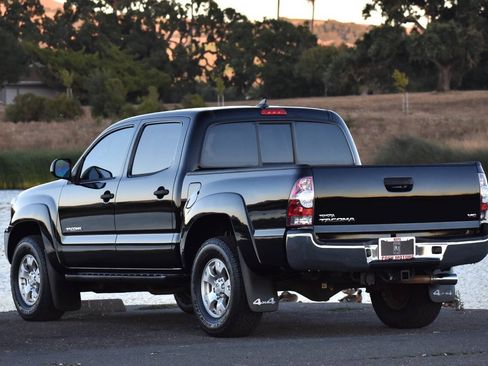 Used 2015 Toyota Tacoma 4x4 Double Cab w/ TRD Off-Road Package image 13