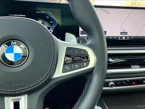 Used 2025 BMW X7 M60i w/ Climate Comfort Package image 19
