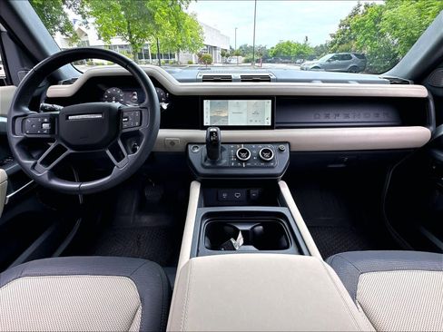 Used 2024 Land Rover Defender 110 X-Dynamic SE AWD/4WD image 17