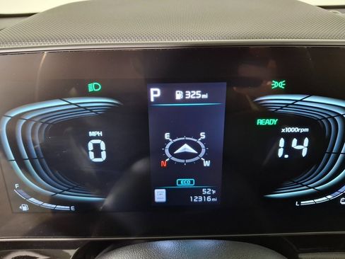 Used 2023 Kia Niro EX Touring image 12