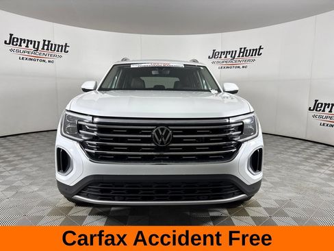 Used 2024 Volkswagen Atlas SEL AWD/4WD image 3