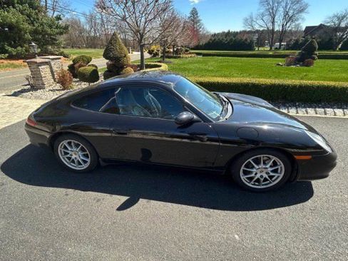 Used 2004 Porsche 911 Carrera RWD image 1
