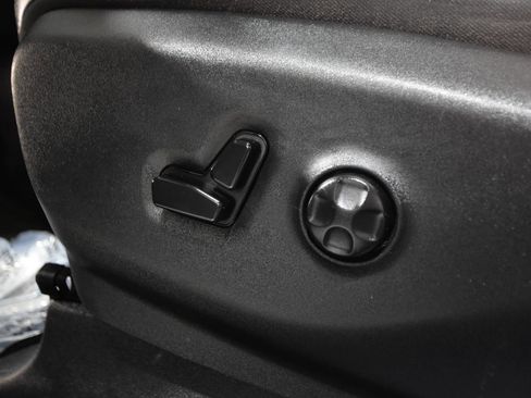 Used 2020 Chrysler Pacifica Limited FWD image 13