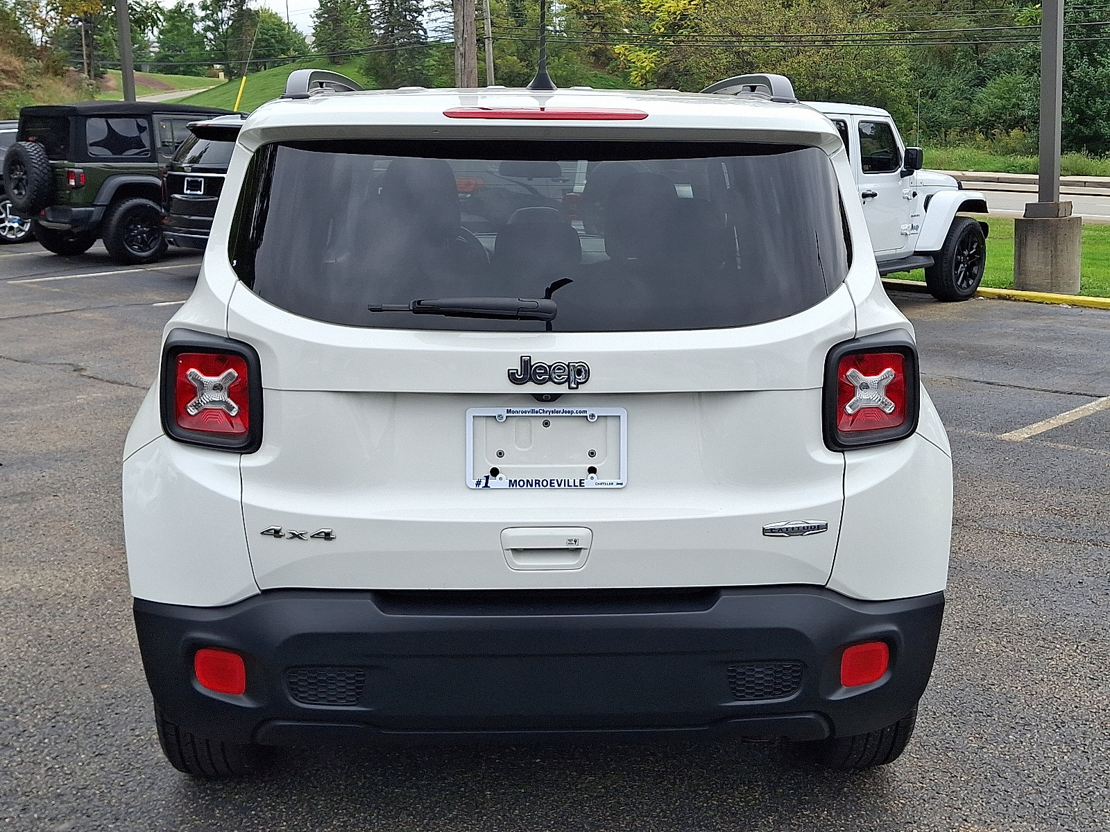 Certified 2018 Jeep Renegade Latitude AWD/4WD image 5
