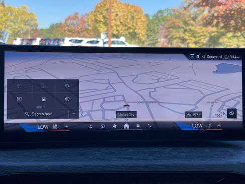 New 2026 BMW 330i Sedan w/ Premium Package image 5