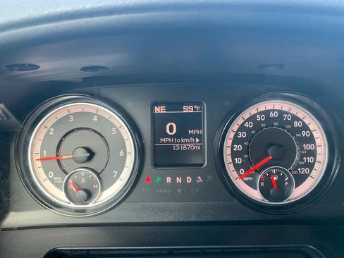 Used 2018 RAM 1500 Express RWD image 12