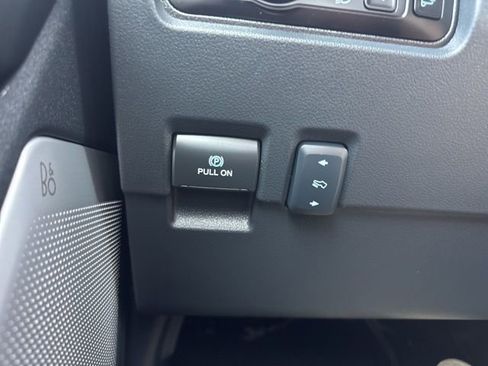 Used 2025 Ford F250 Platinum w/ Tremor Off-Road Package image 31