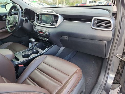 Used 2020 Kia Sorento SX image 12