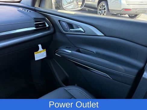 New 2026 Chevrolet Traverse LT w/ Sun and Wheel Package image 16